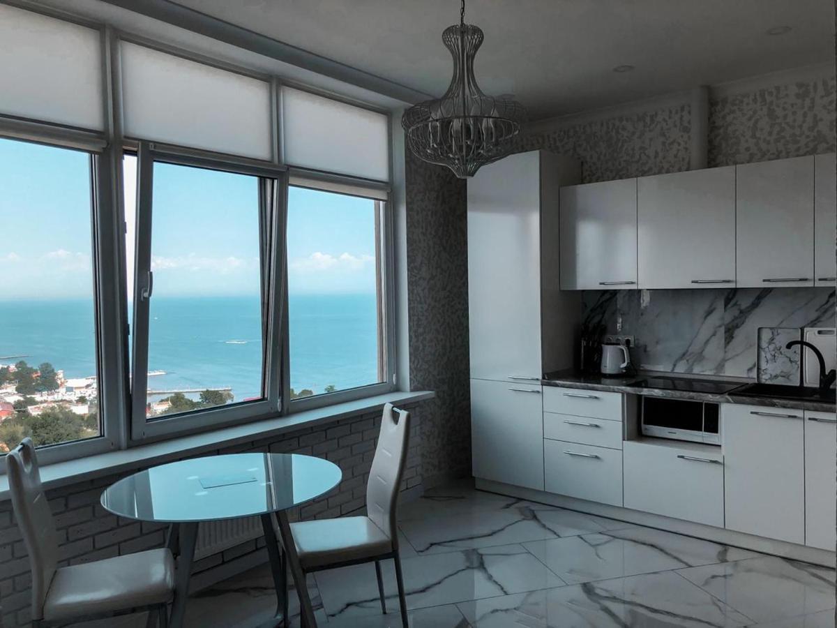 M&P Vip Appartments In Arkadia Odessa Esterno foto