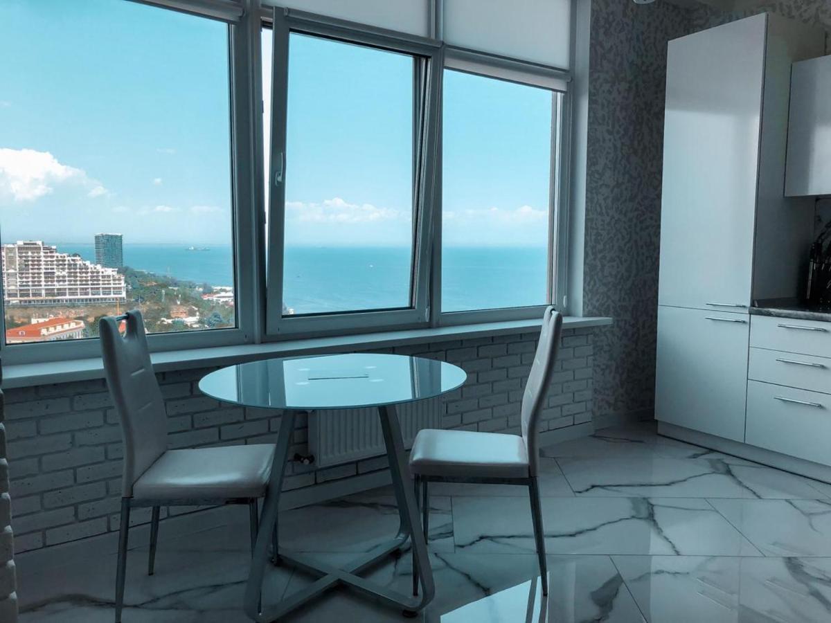 M&P Vip Appartments In Arkadia Odessa Esterno foto