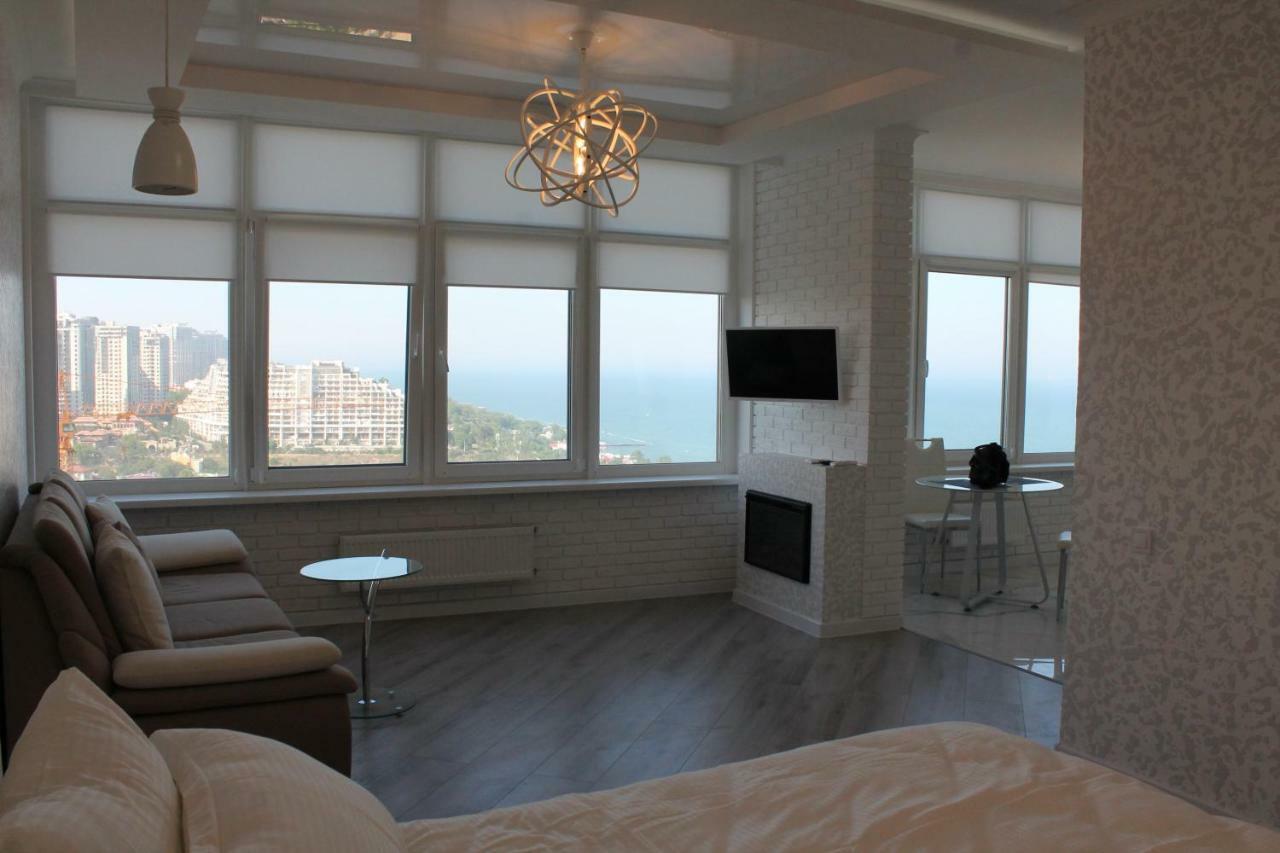 M&P Vip Appartments In Arkadia Odessa Esterno foto