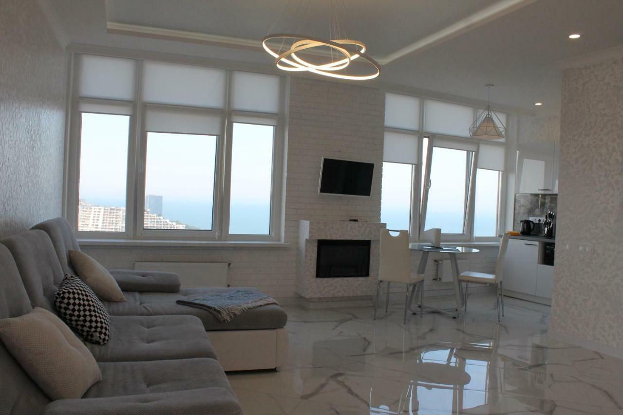 M&P Vip Appartments In Arkadia Odessa Esterno foto